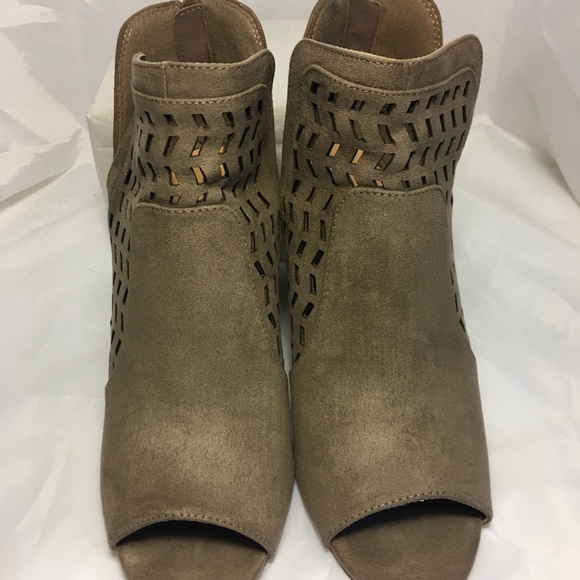 Madden Girl Block Heels - Picture 3 of 6